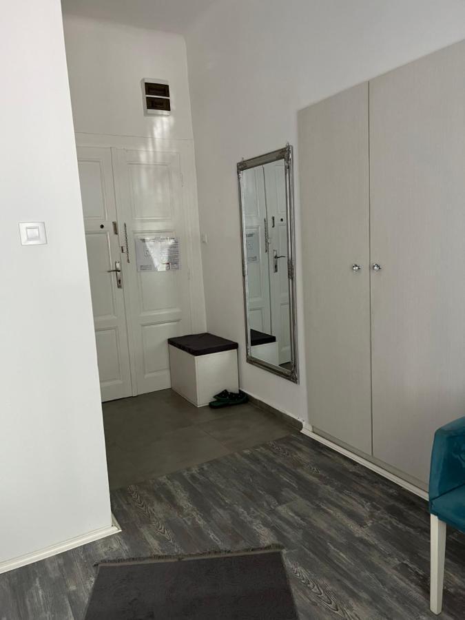 Center Cosy Vintage Apartment 노비사드 외부 사진
